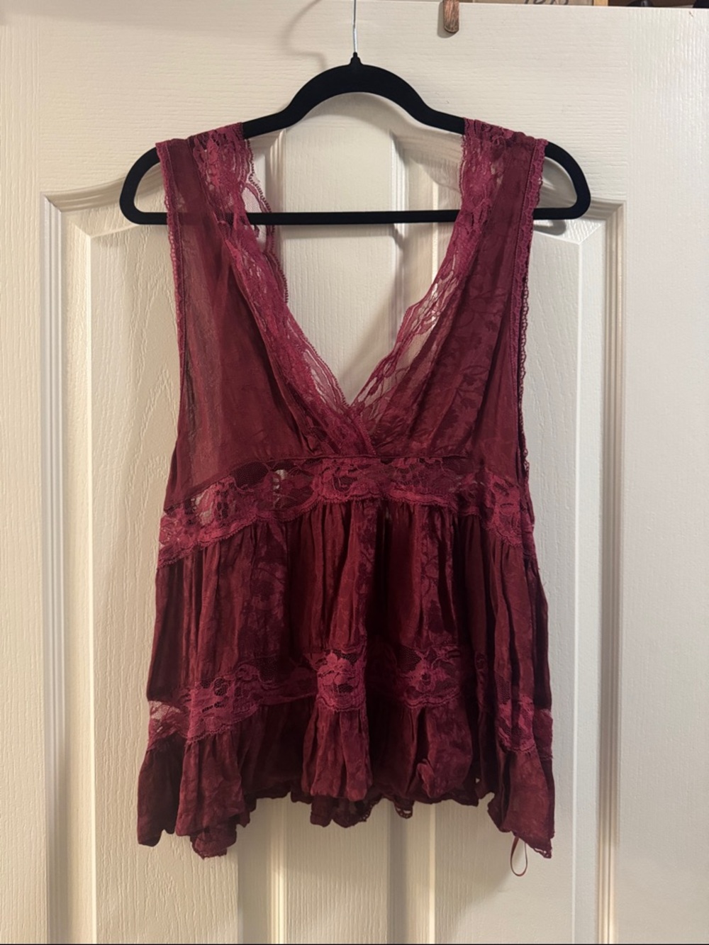 Lace-Trim V-Neck Camisole Tank Top - Burgundy